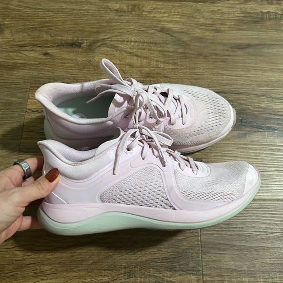 lululemon Women's Pink chargefeel low shoes- size 8 - Picture 10 of 15